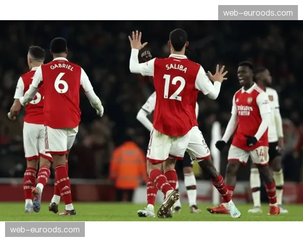 伯恩茅斯防守端封堵射门5次 禁区前沿保护意识突出 伯恩茅斯防守端封堵射门5次 禁区前沿保护意识突出